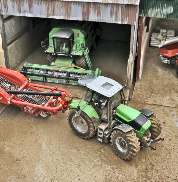 Model tractors get 800,000 hits a month Model tractors get 800,000 hits a month