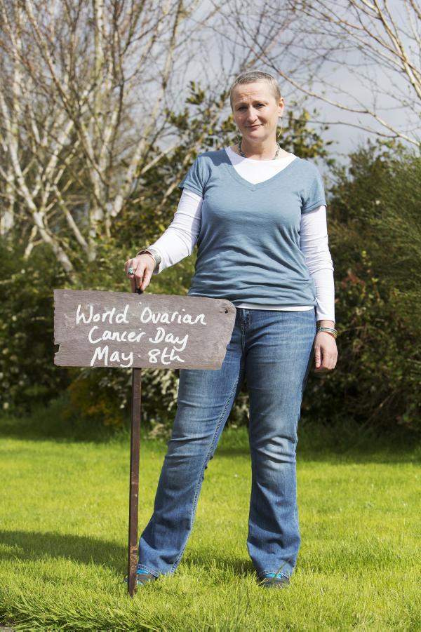 Wear teal on 8 May to raise awareness of world ovarian cancer day - Premium