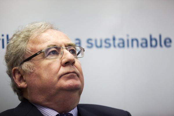 Rabbitte plans national energy strategy Rabbitte plans national energy strategy