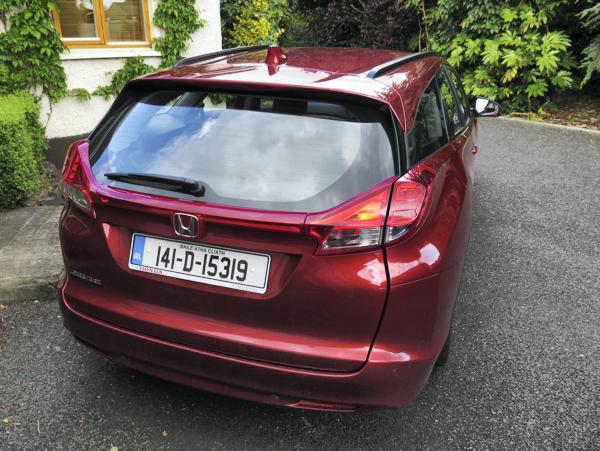 Style, space and economy in Civic Tourer Style, space and economy in Civic Tourer