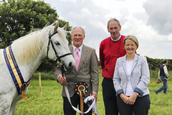Ribbons and rosettes aplenty at a cheery Charleville Show Ribbons and rosettes aplenty at a cheery Charleville Show