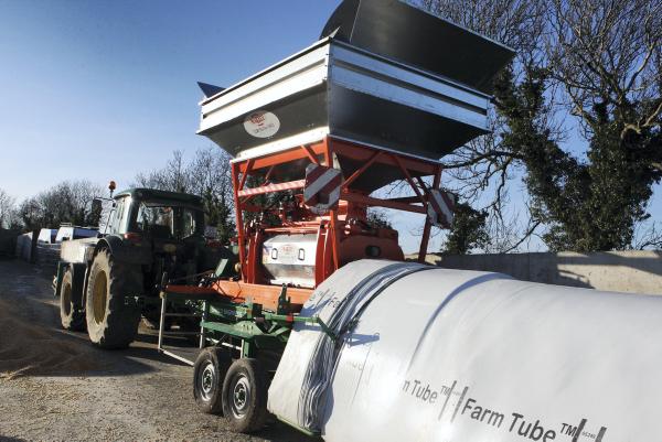 Storing alternative feeds with a SAMCO Bag Press Storing alternative feeds with a SAMCO Bag Press