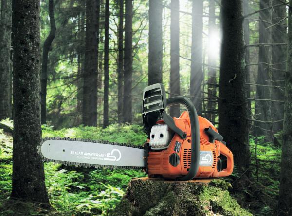 A momentary lapse in concentration using a chain saw - farm safety A momentary lapse in concentration using a chain saw - farm safety