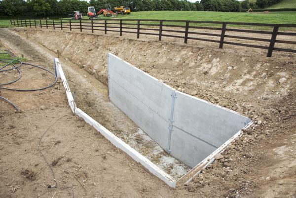 Precast walls make underpass a fast job Precast walls make underpass a fast job