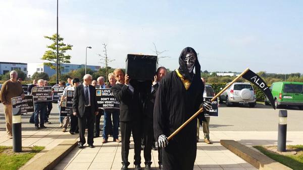 Aldi accused of pushing vegetable growers to extinction Aldi accused of pushing vegetable growers to extinction