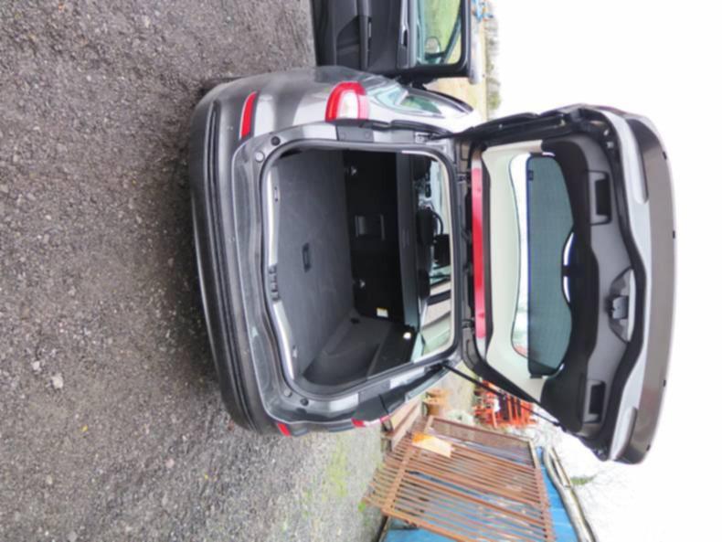 Ford’s new Mondeo trims its diet despite its size Ford’s new Mondeo trims its diet despite its size