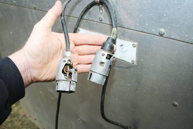 Trailer lights getting them working on the road 25 March 2015 Premium