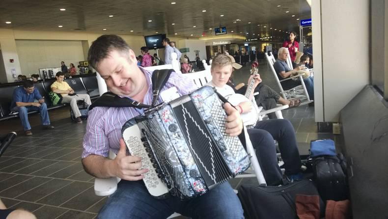 Country Sound: Cork duo brings smiles to Boston Airport Country Sound: Cork duo brings smiles to Boston Airport