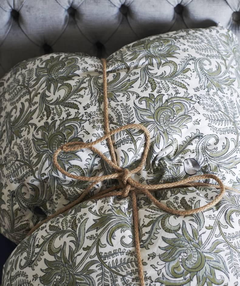 Home Sewn: Snug as a bug in a rug Home Sewn: Snug as a bug in a rug