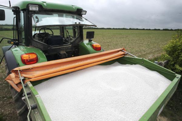 Wet continues to prevent fieldwork as growth commences Wet continues to prevent fieldwork as growth commences