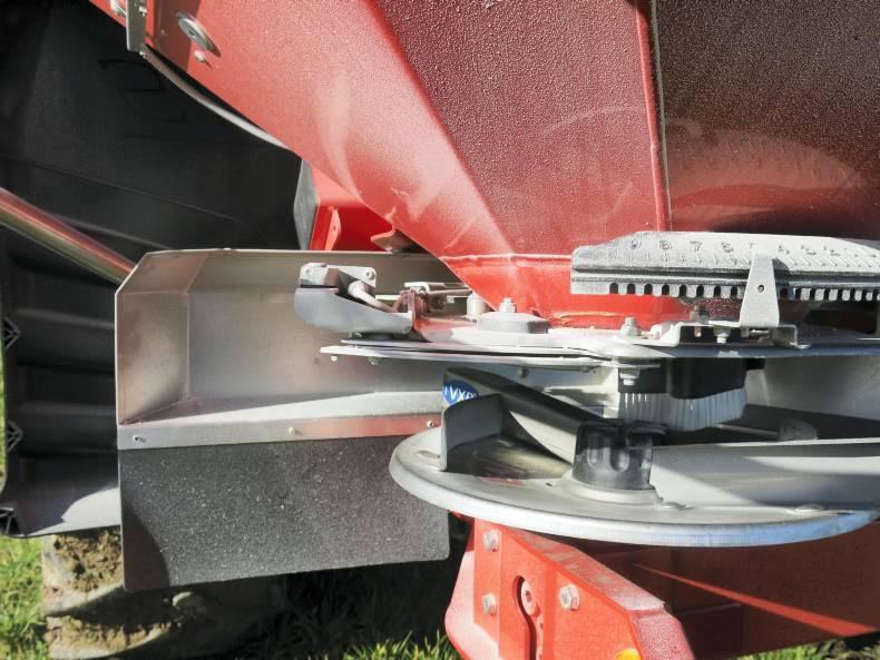 Watch: Clever Rauch gives precise fertiliser spread control Watch: Clever Rauch gives precise fertiliser spread control