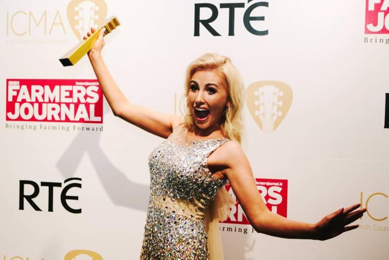 Stars shine on big night for country music Stars shine on big night for country music