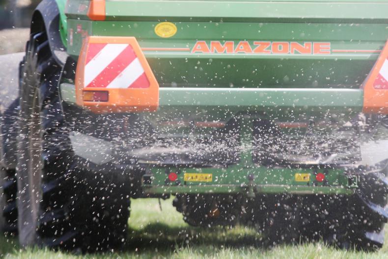 Staying safe when handling fertiliser Staying safe when handling fertiliser