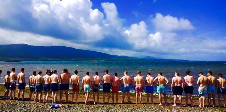 Young farmers turn out to escort Roses Young farmers turn out to escort Roses