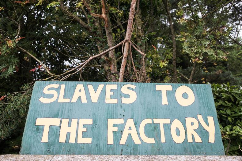 All-night talks reach deal but pickets continue All-night talks reach deal but pickets continue