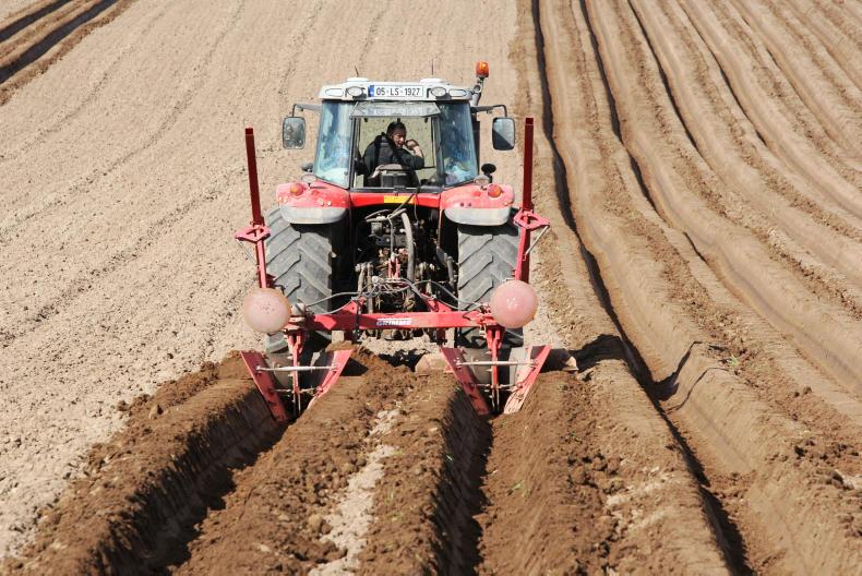 Agri jobs jobs available working with machinery, cows or horses 01