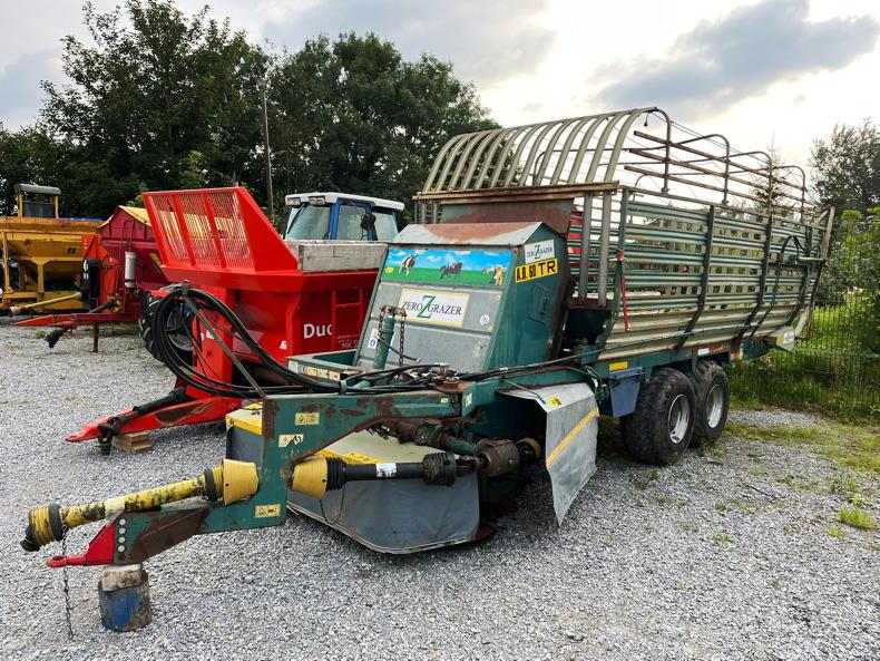 A 2017 Hitachi Zaxis 38U 3t digger sells for €26,250 at Hennessy’s auction A 2017 Hitachi Zaxis 38U 3t digger sells for €26,250 at Hennessy’s auction