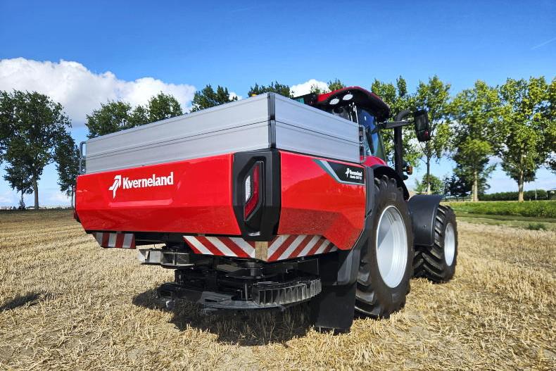 Kverneland takes wraps off its flagship mounted Alentix fertiliser spreader Kverneland takes wraps off its flagship mounted Alentix fertiliser spreader