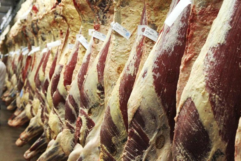 Beef processors react to fewer cattle Beef processors react to fewer cattle