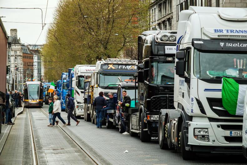 Army to be on standby in case gardaí need help clearing port blockades Army to be on standby in case gardaí need help clearing port blockades