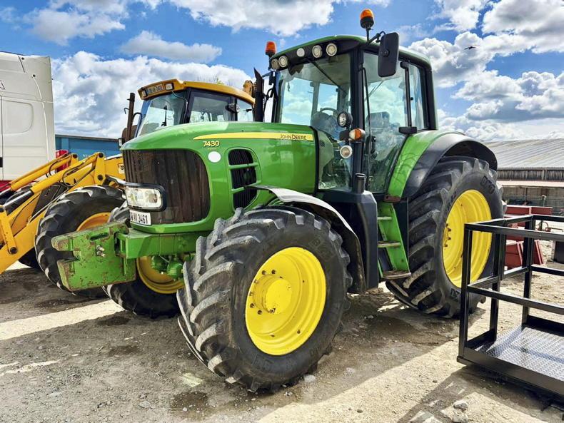 Low houred Deere tops Laois auction Low houred Deere tops Laois auction