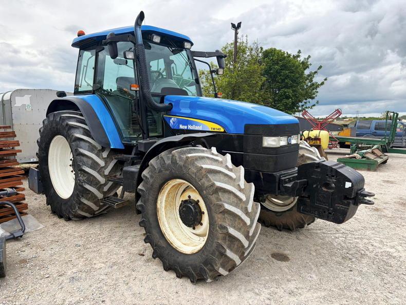 Low houred Deere tops Laois auction Low houred Deere tops Laois auction