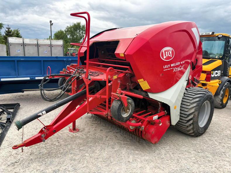 Low houred Deere tops Laois auction Low houred Deere tops Laois auction