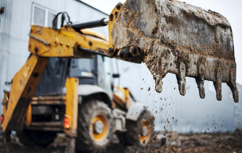 Always 'Dial Before You Dig': before you break ground, know what lies beneath Always 'Dial Before You Dig': before you break ground, know what lies beneath