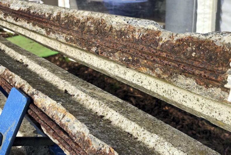 Safety when replacing concrete slats Safety when replacing concrete slats