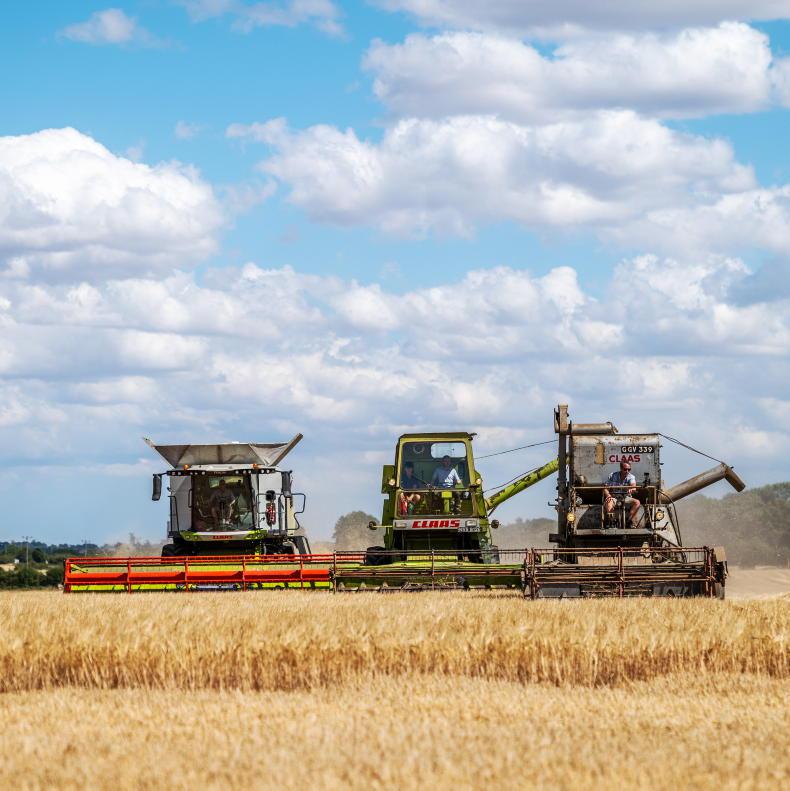 58-year-old Claas combine harvests again after restoration 58-year-old Claas combine harvests again after restoration