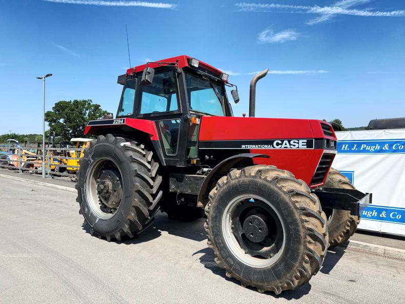 Vintage Ford 7000 sells for over €58,000 at auction Vintage Ford 7000 sells for over €58,000 at auction