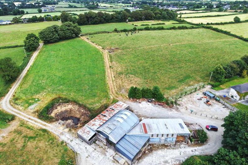 Co Tipperary 45ac outfarm with decent frontage guided at €750,000 Co Tipperary 45ac outfarm with decent frontage guided at €750,000