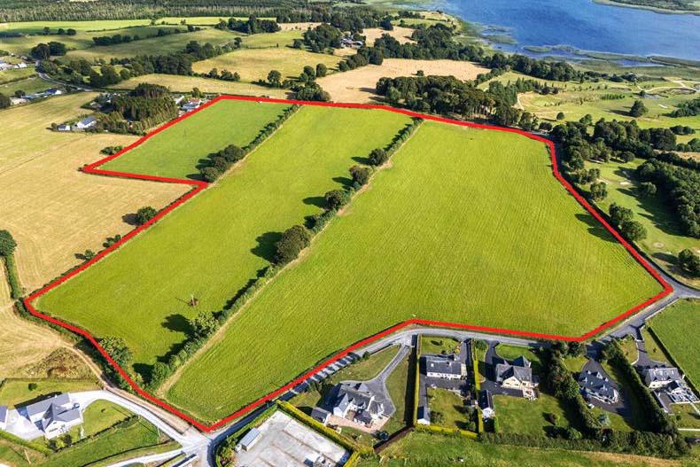 118ac lakeside farm in Co Westmeath offers broad appeal 118ac lakeside farm in Co Westmeath offers broad appeal