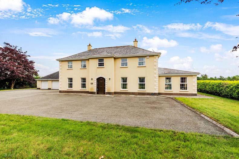 Royal Oak House in Co Kildare offers 23.5ac and seeks €1.05m Royal Oak House in Co Kildare offers 23.5ac and seeks €1.05m