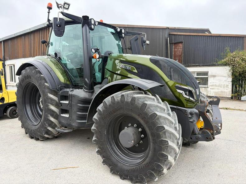2023 Valtra T215 scoops €94,000 at auction 2023 Valtra T215 scoops €94,000 at auction