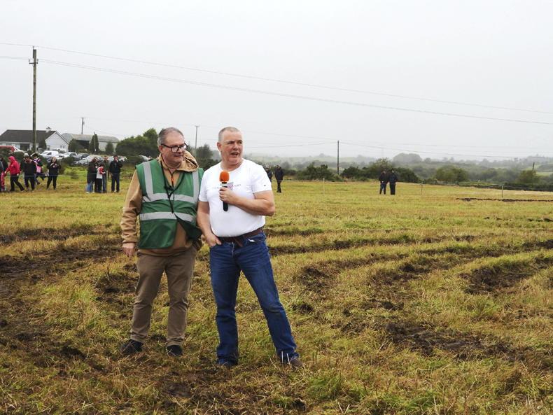 4,000 watch Galway contractor beat 37-year-old ploughing world record time 4,000 watch Galway contractor beat 37-year-old ploughing world record time