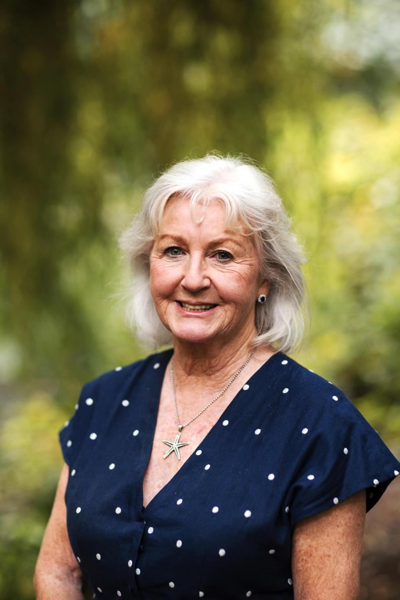 Úna Crawford O'Brien admits 'I couldn't cope' while caring for Bryan Murray Úna Crawford O'Brien admits 'I couldn't cope' while caring for Bryan Murray