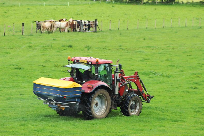 Farmers could receive payment of up to €4,000 under fertiliser support scheme
Farmers could receive payment of up to €4,000 under fertiliser support scheme