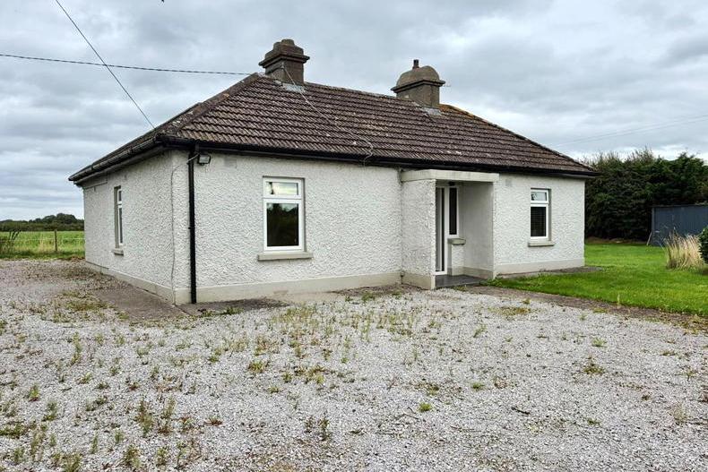26-acre residential farm on Laois-Offaly border guides at €600,000 26-acre residential farm on Laois-Offaly border guides at €600,000