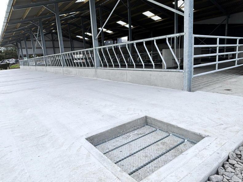 One new shed tackles two problems on this 180-cow Kilkenny dairy farm One new shed tackles two problems on this 180-cow Kilkenny dairy farm